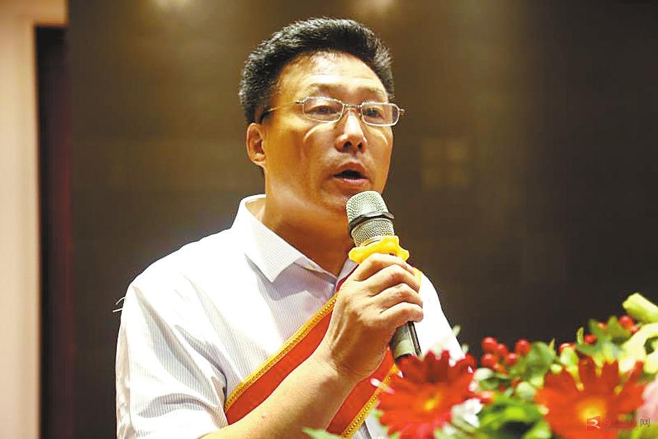 河南省道德模范,中国好人,孟庄村党支部书记贺新义我叫贺新义,是驿