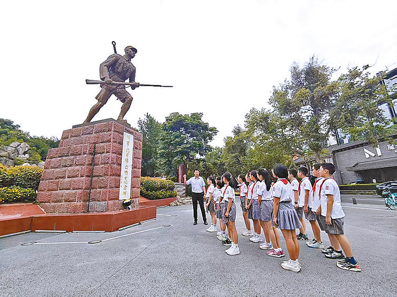 许国璋：以身许国全气节