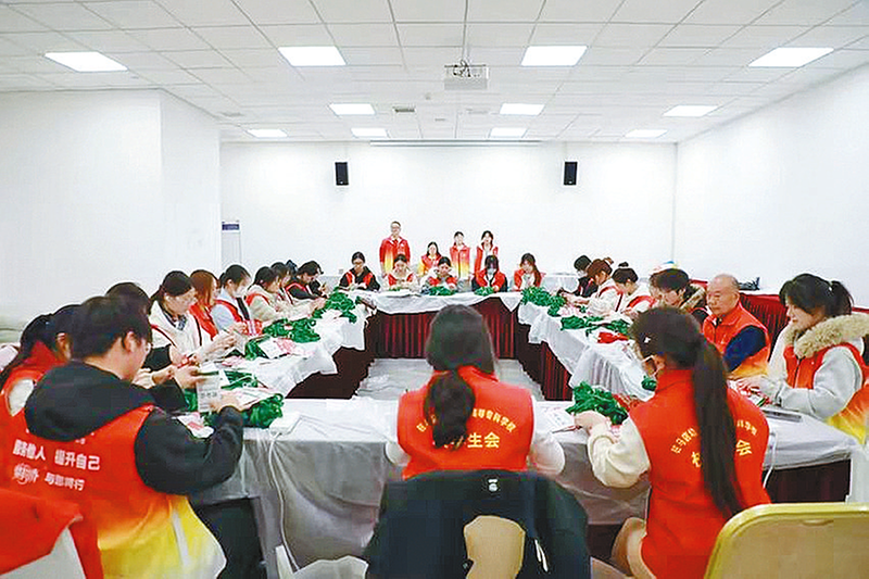 “志愿红”闪耀全国农业机械展览会